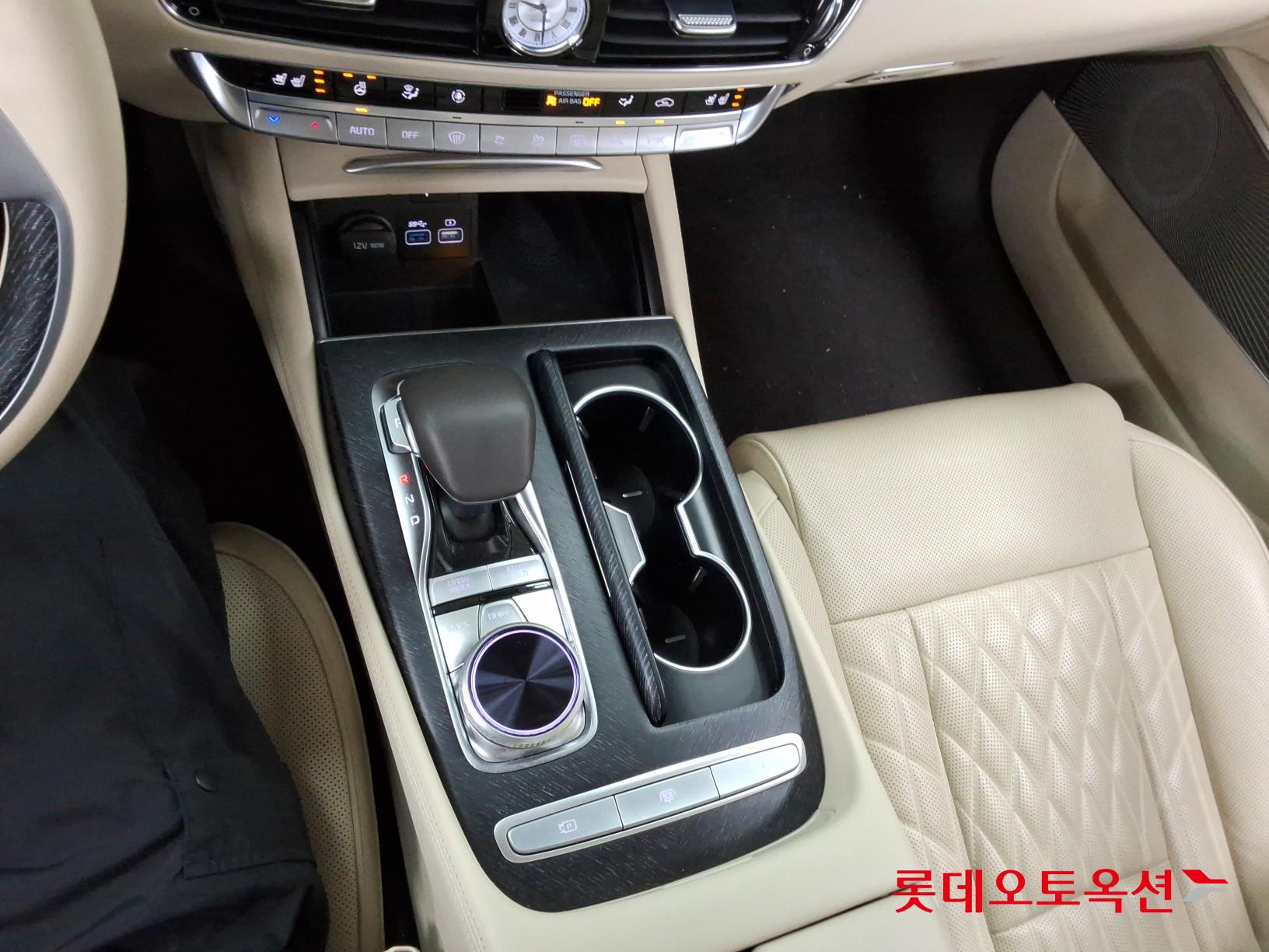 2022 - kia k9