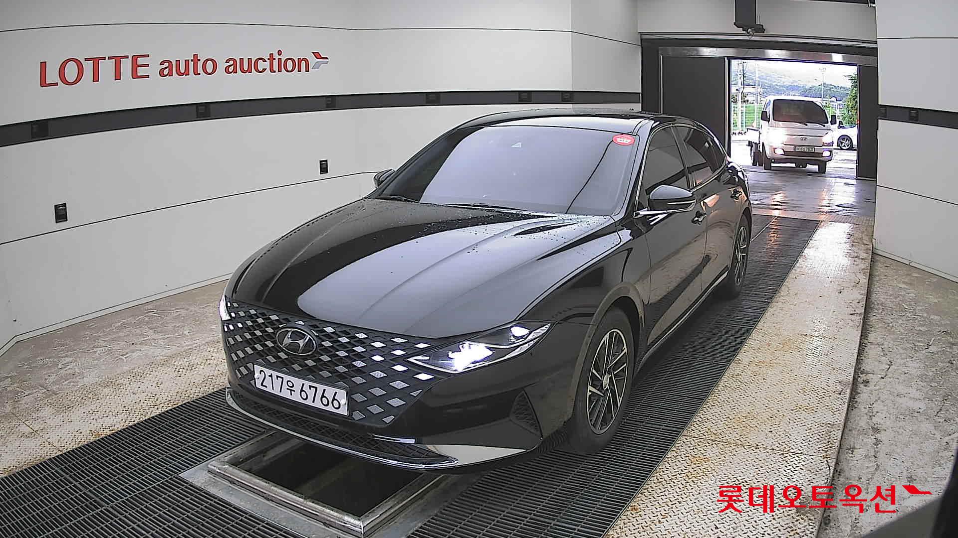 Hyundai Grandeur - 10