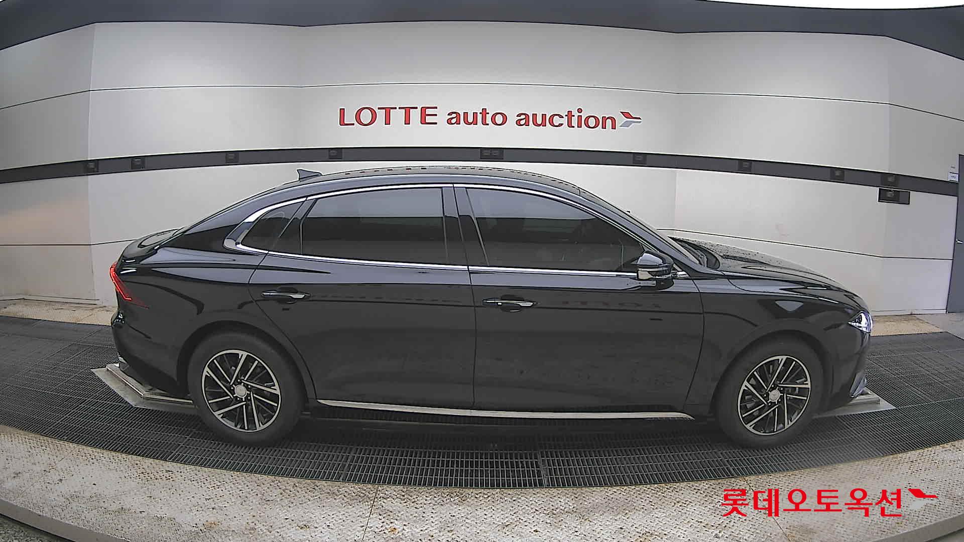 Hyundai Grandeur - 21