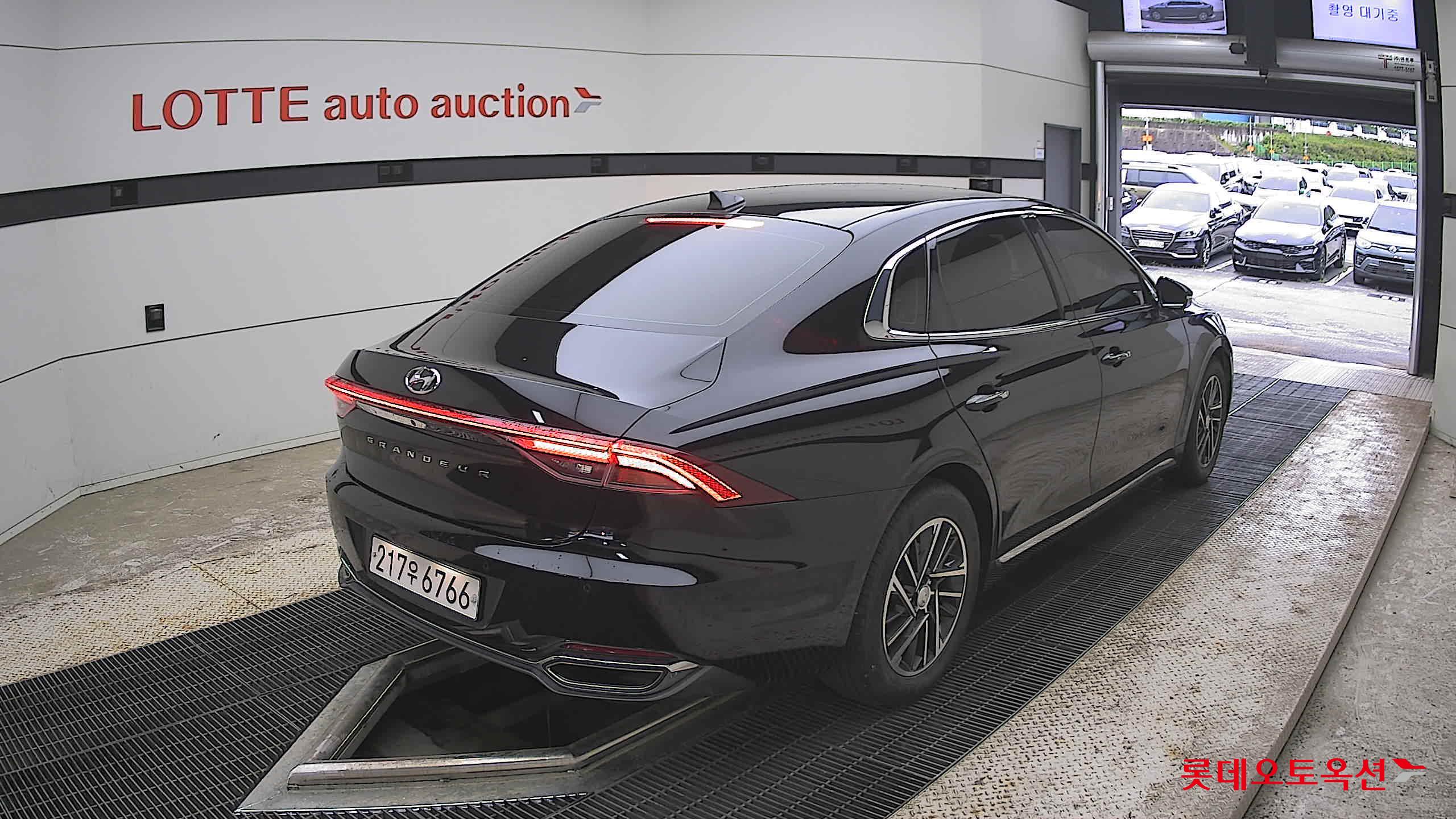 Hyundai Grandeur - 5