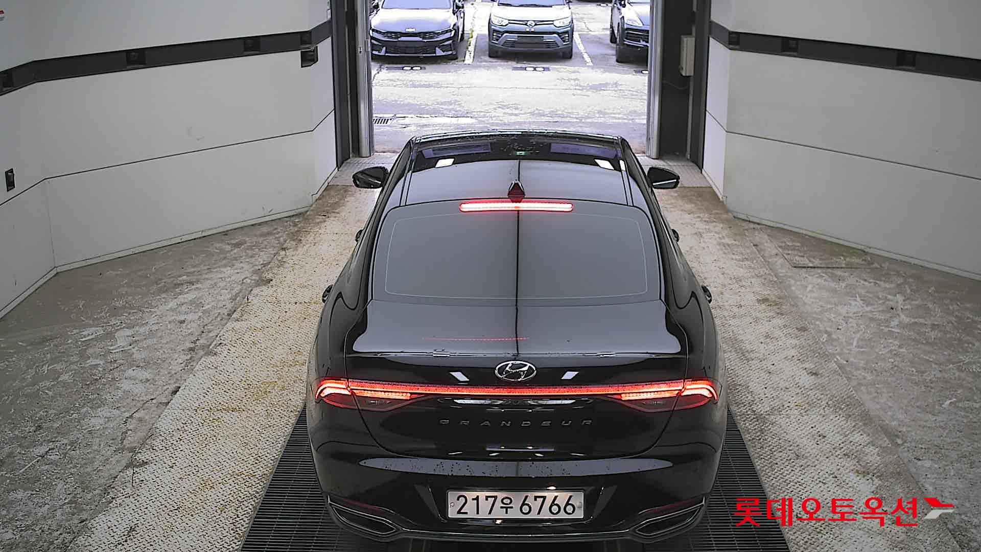 Hyundai Grandeur - 17