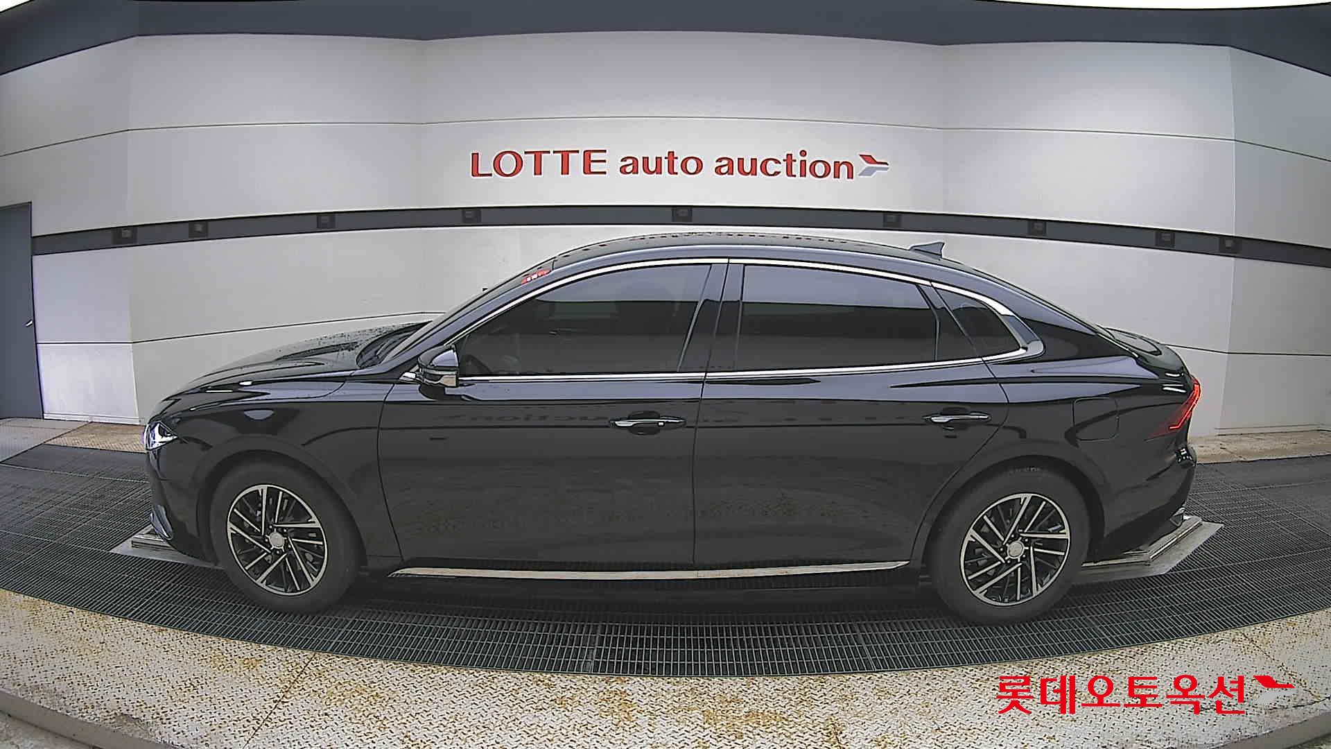 Hyundai Grandeur - 13