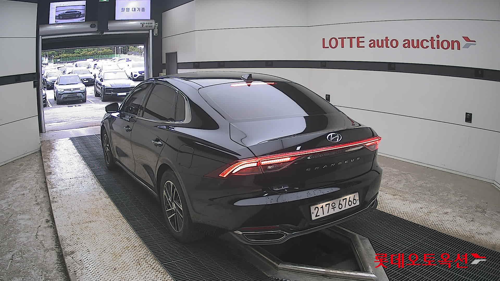 Hyundai Grandeur - 16