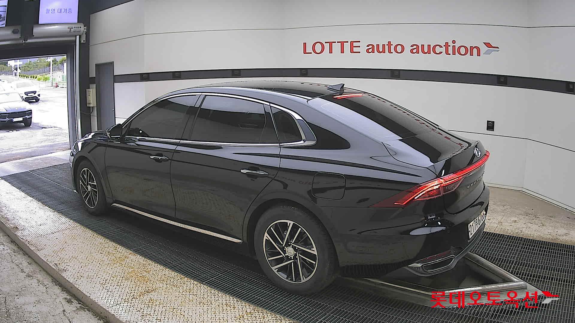 Hyundai Grandeur - 15