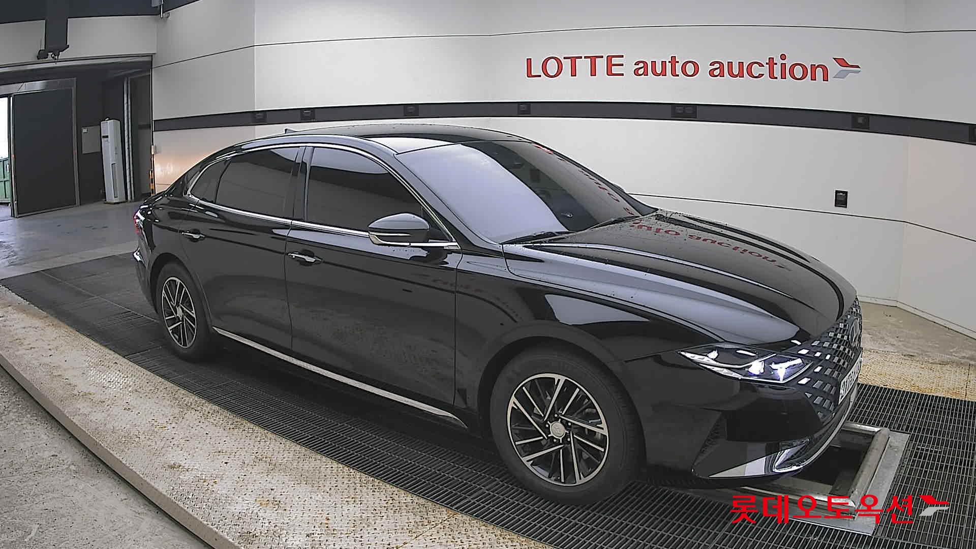 Hyundai Grandeur - 23