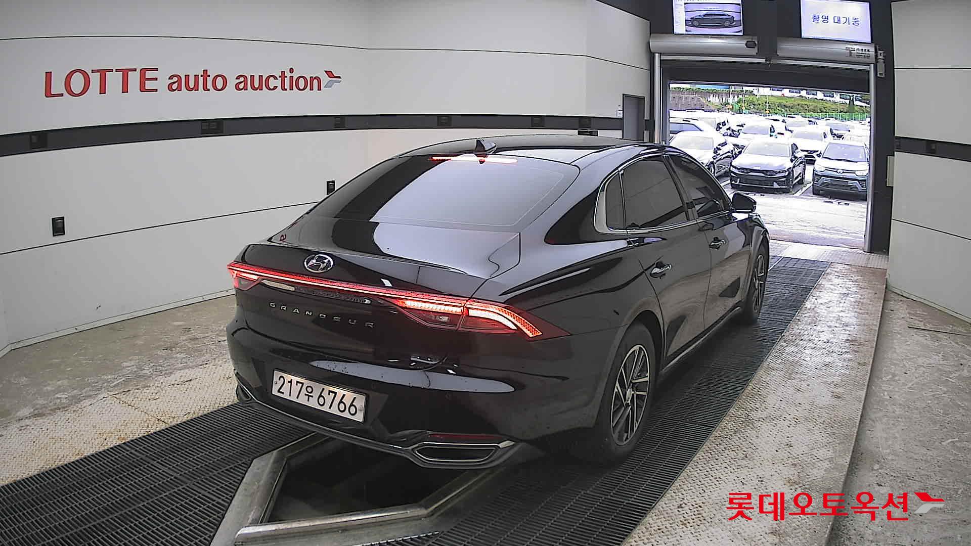 Hyundai Grandeur - 18