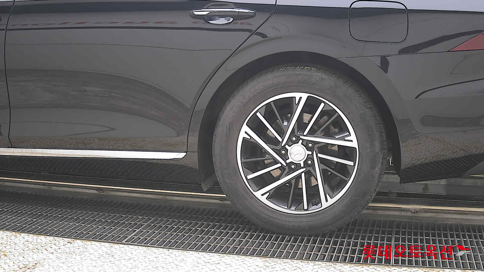Hyundai Grandeur - 26