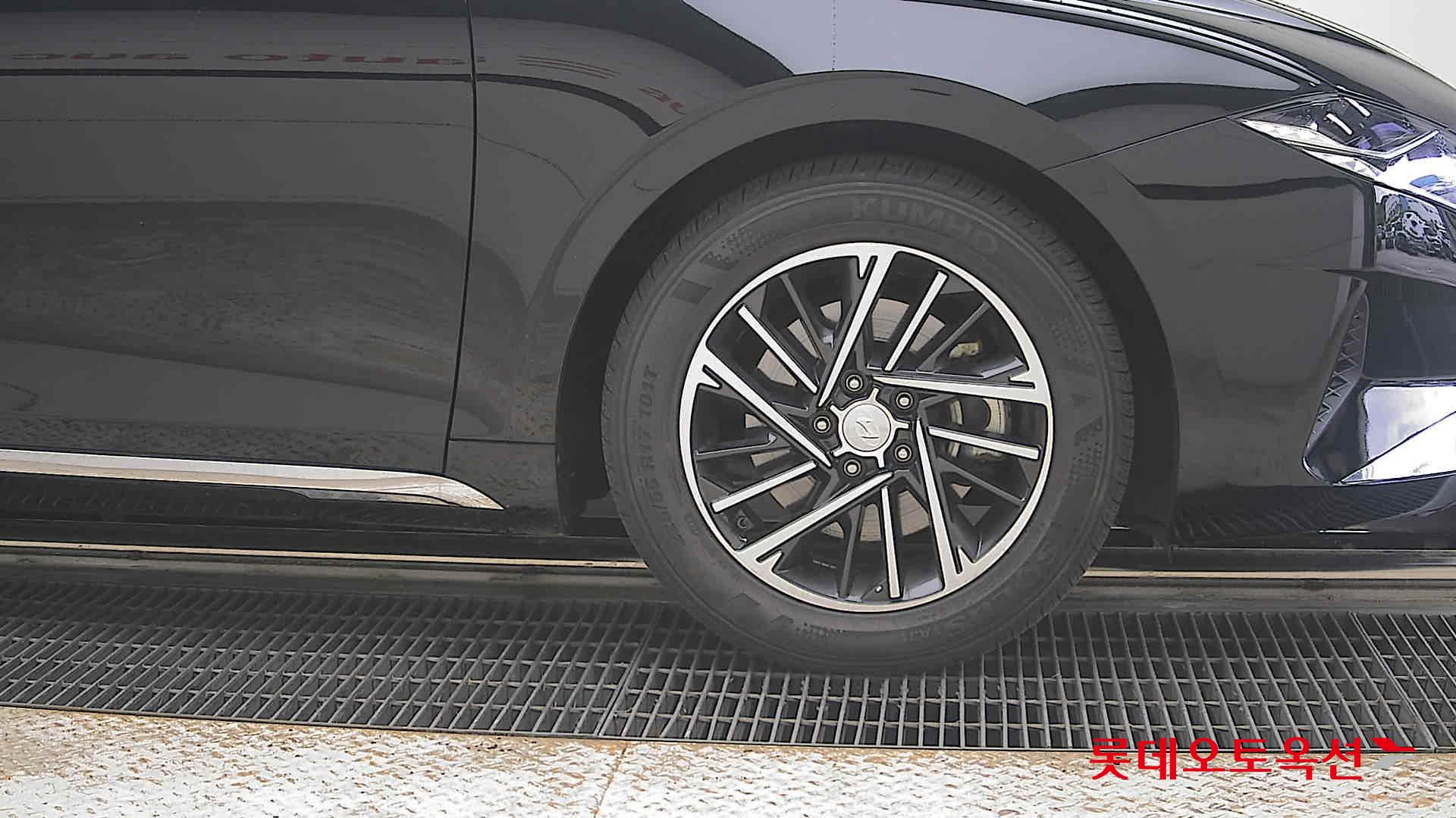Hyundai Grandeur - 27