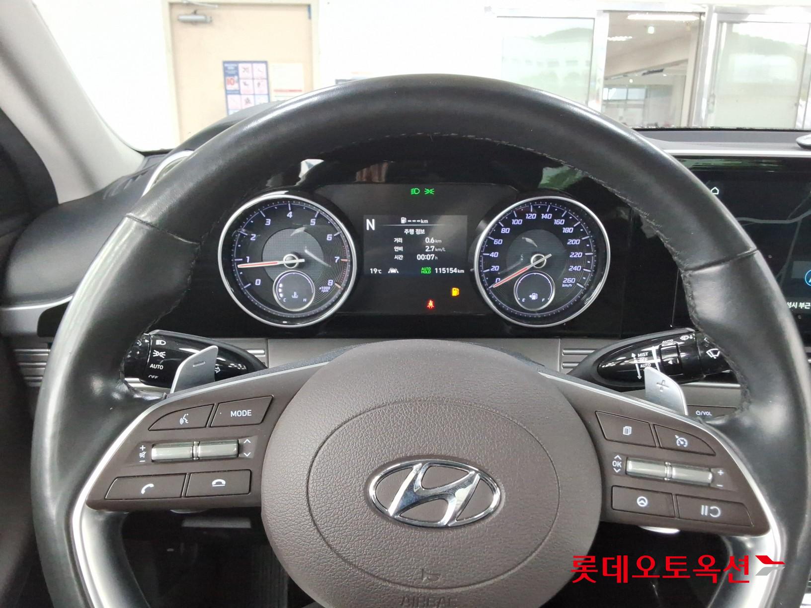 Hyundai Grandeur - 30
