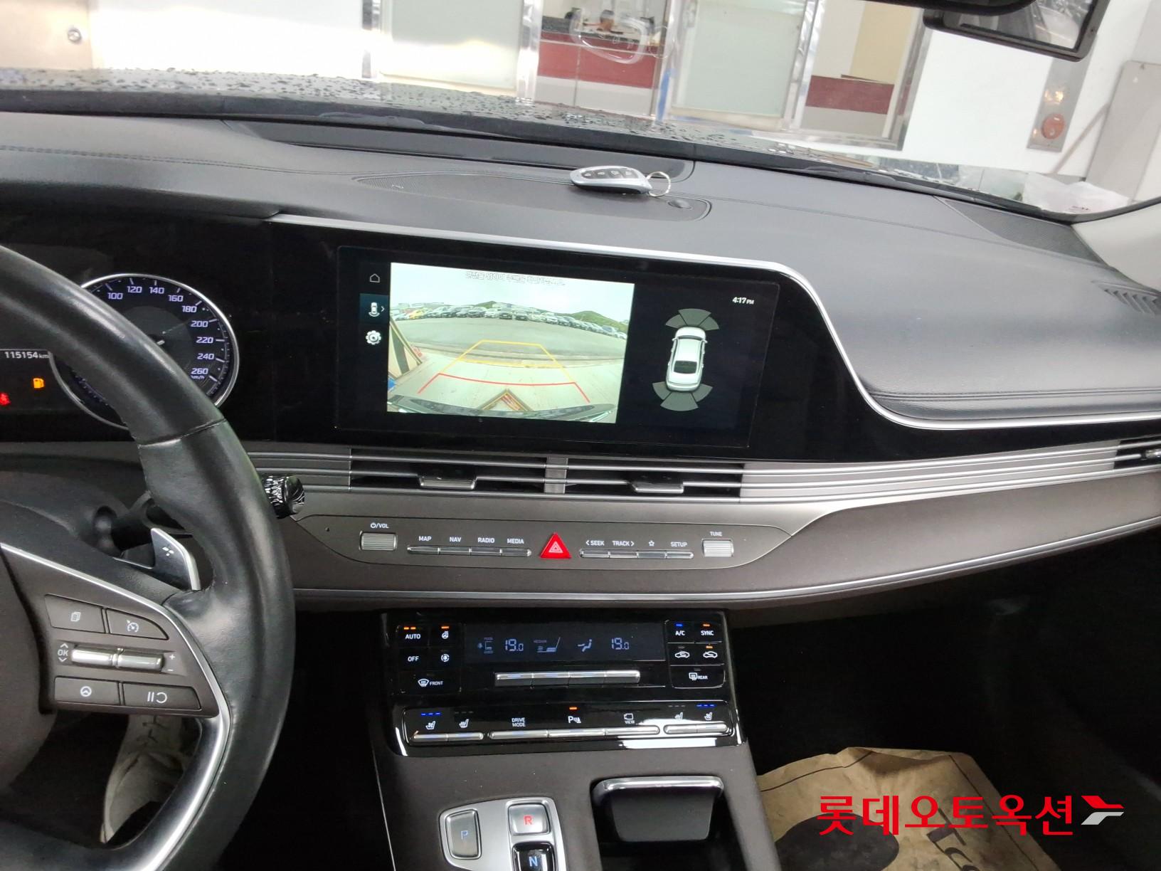 Hyundai Grandeur - 33