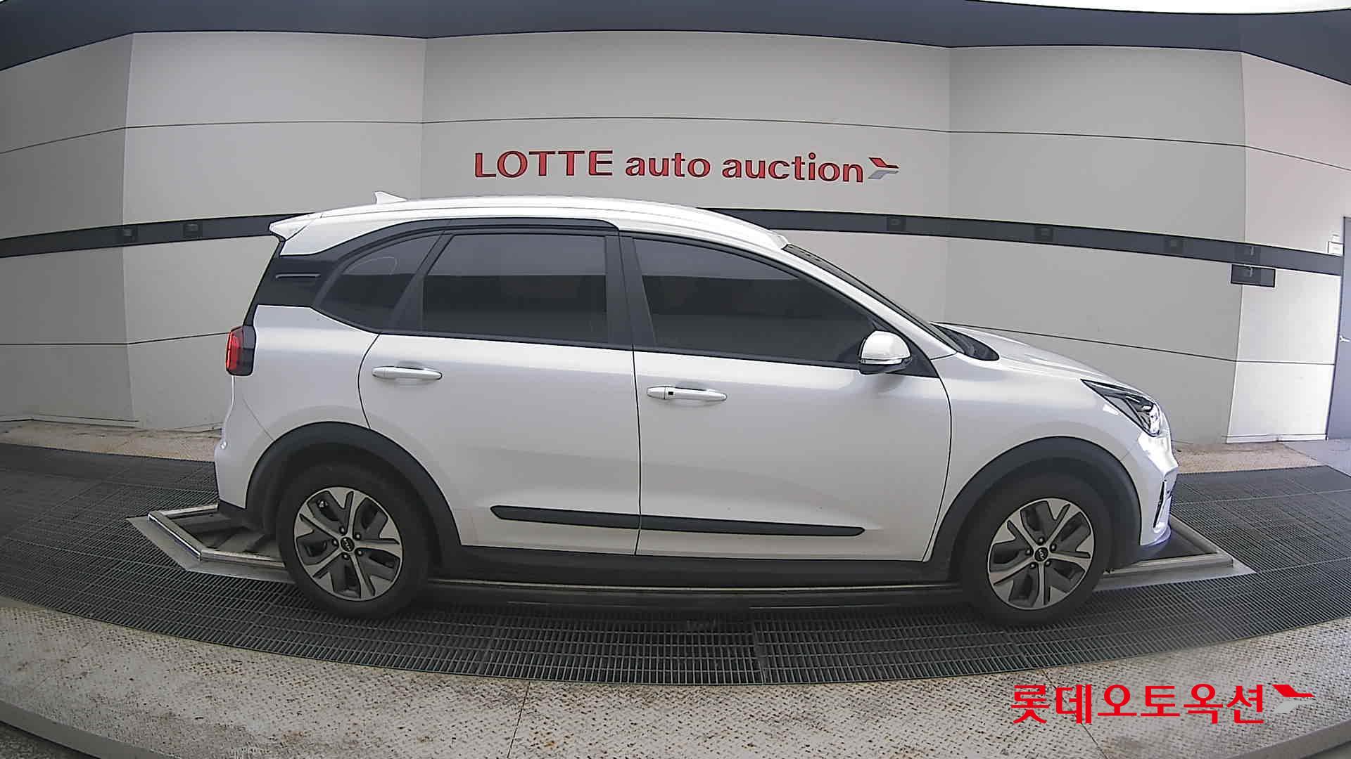2023 - kia niro