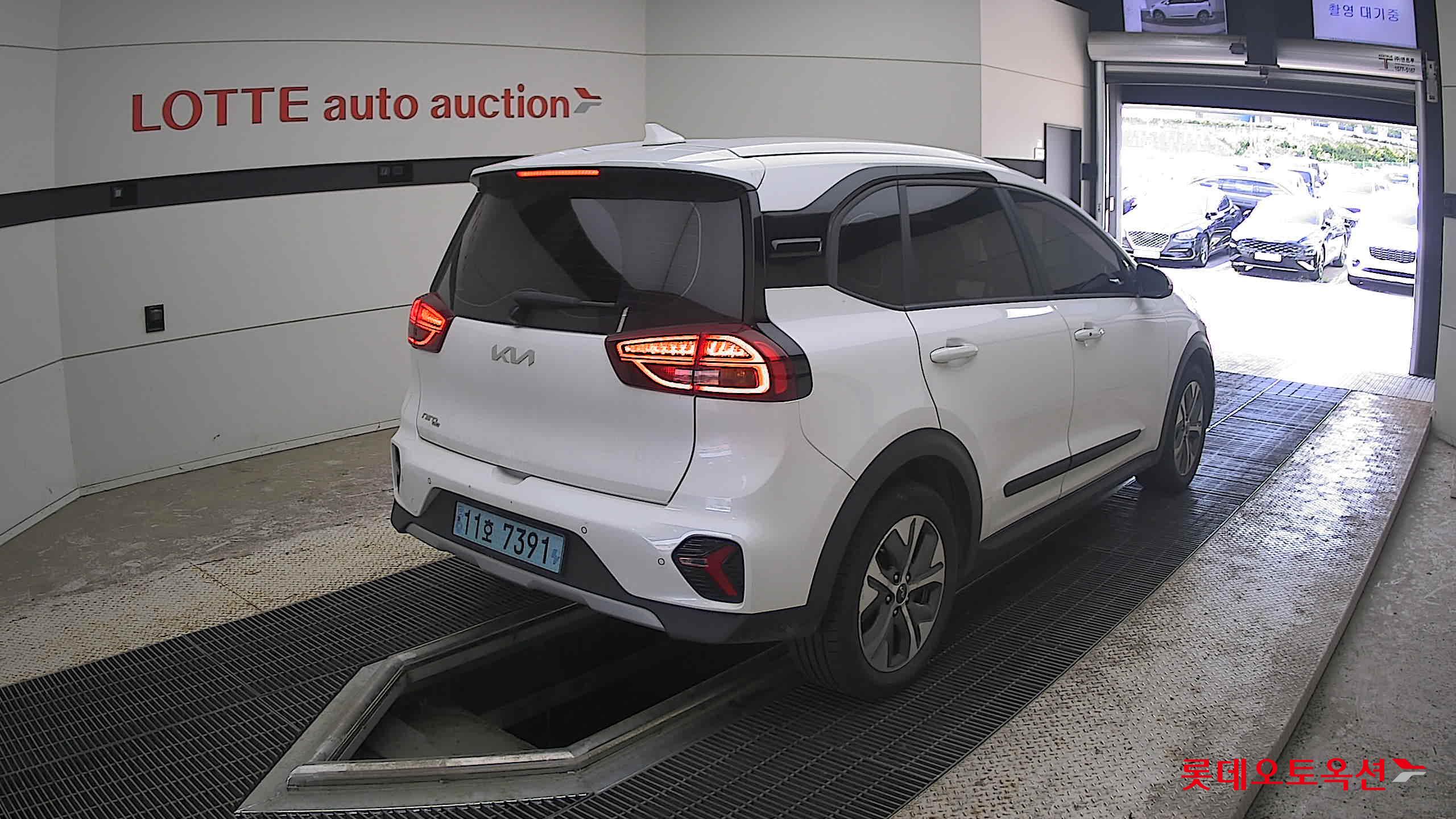2023 - kia niro