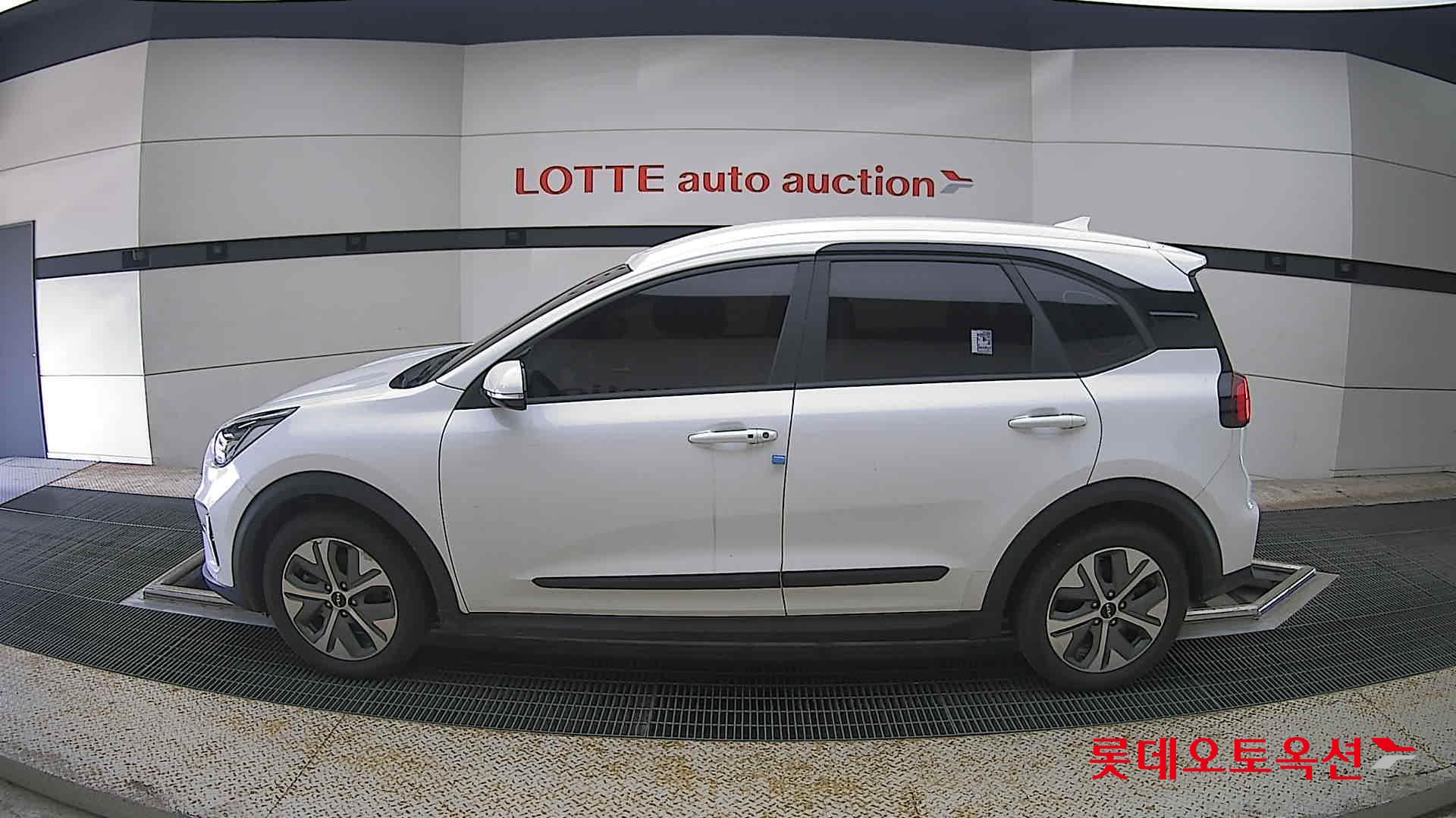 2023 - kia niro
