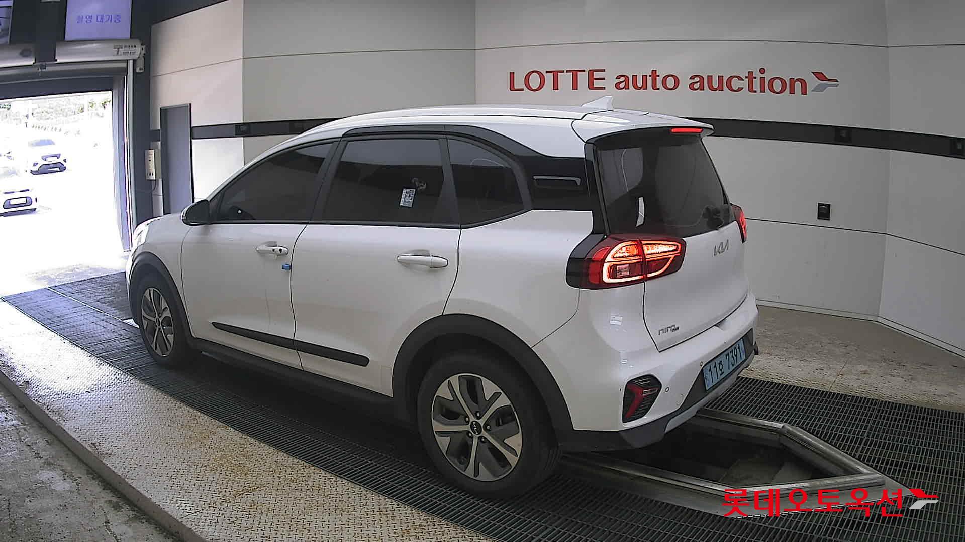 2023 - kia niro