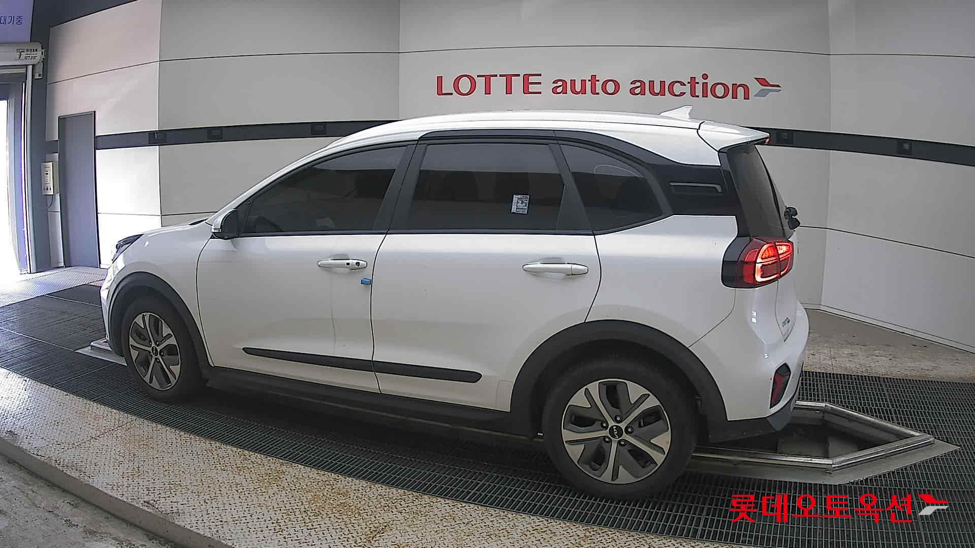 2023 - kia niro