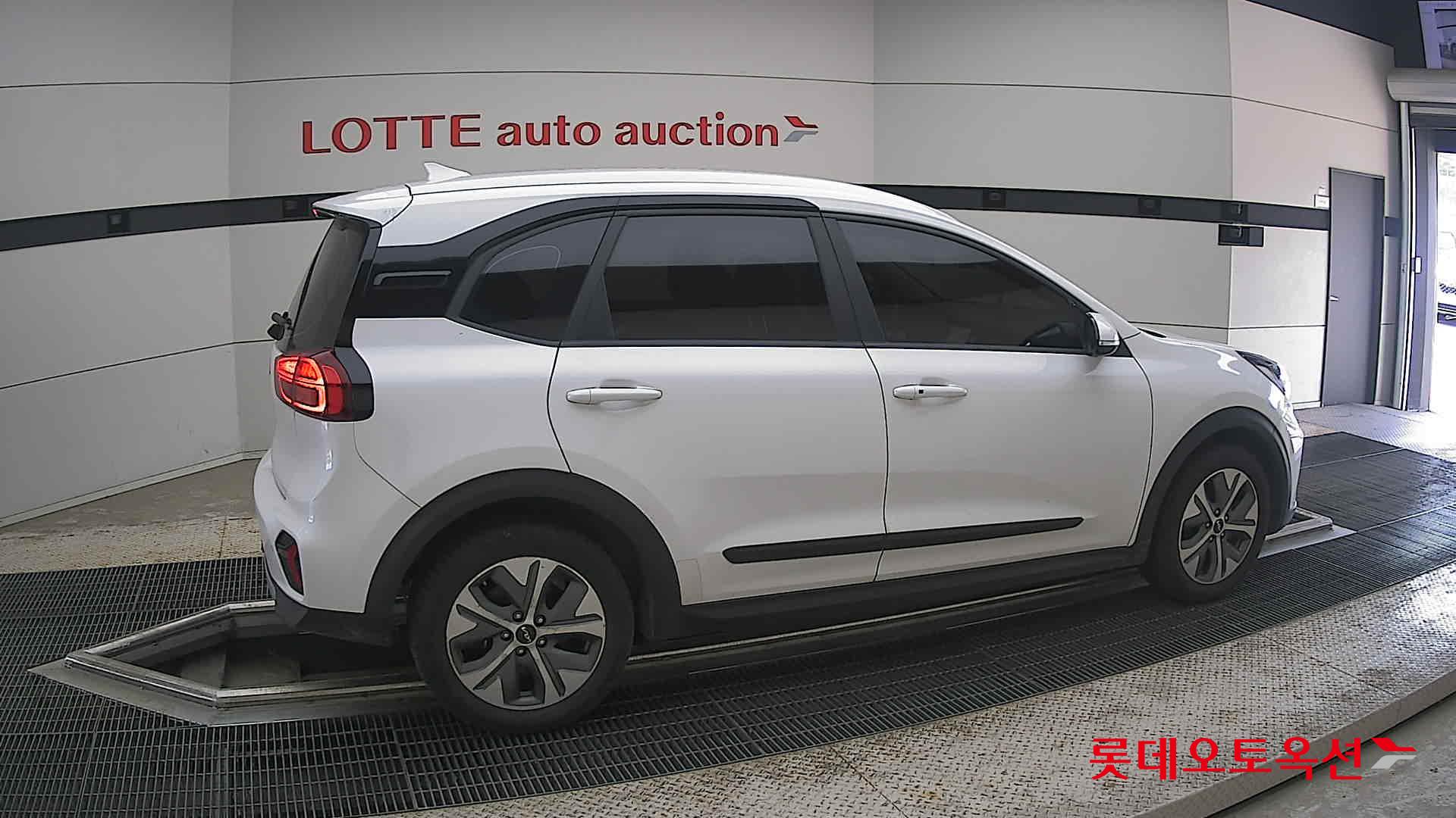 2023 - kia niro