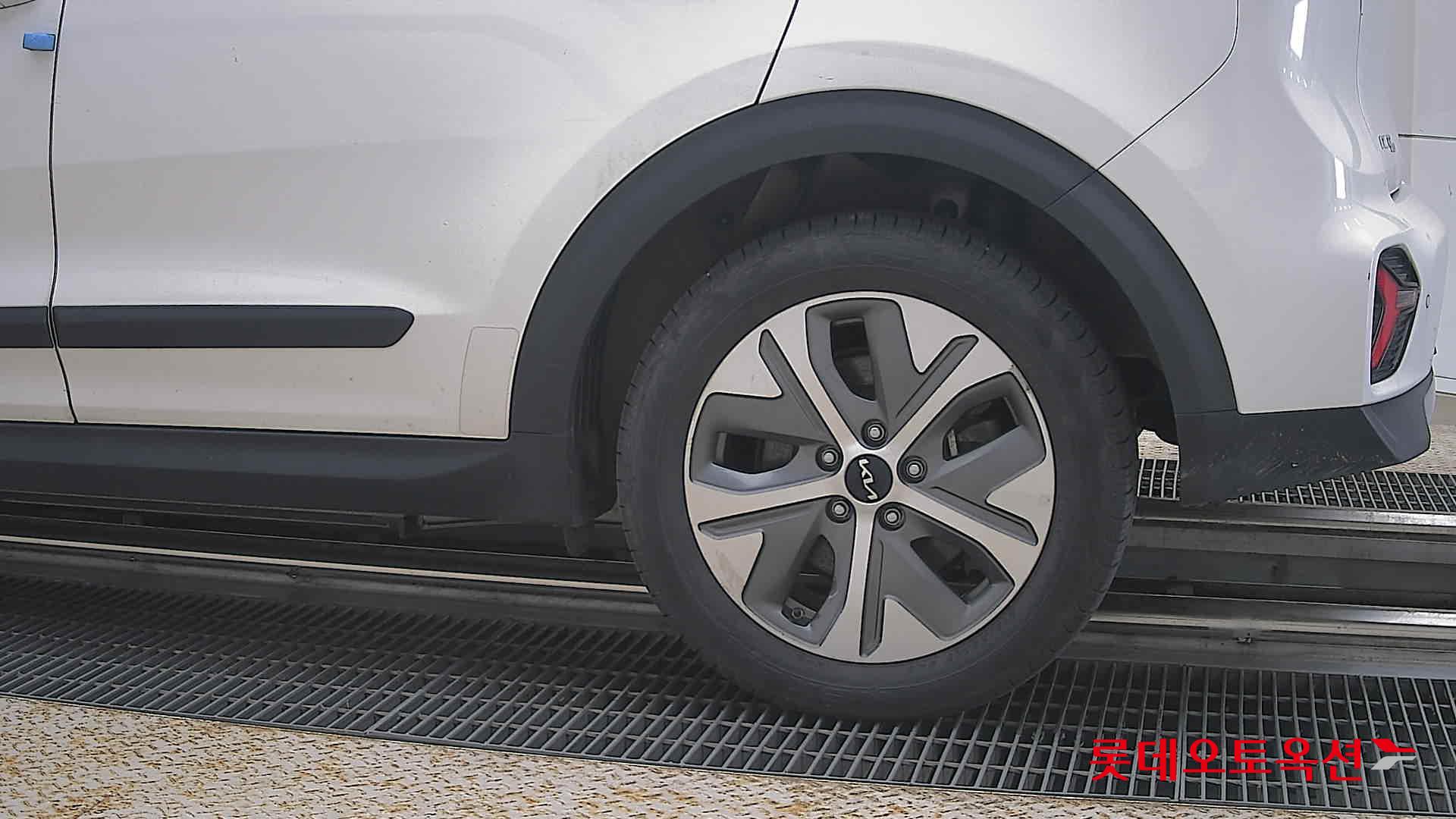 2023 - kia niro