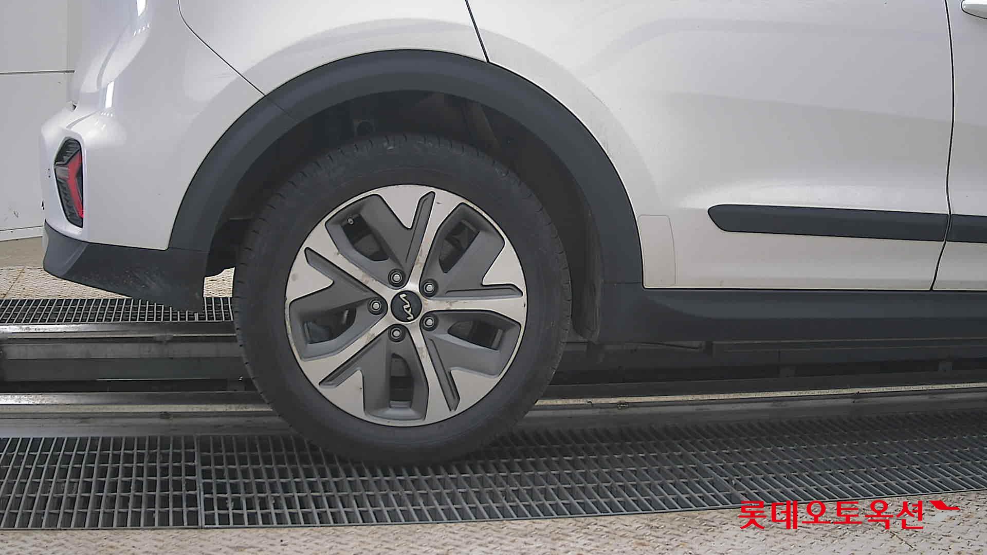 2023 - kia niro