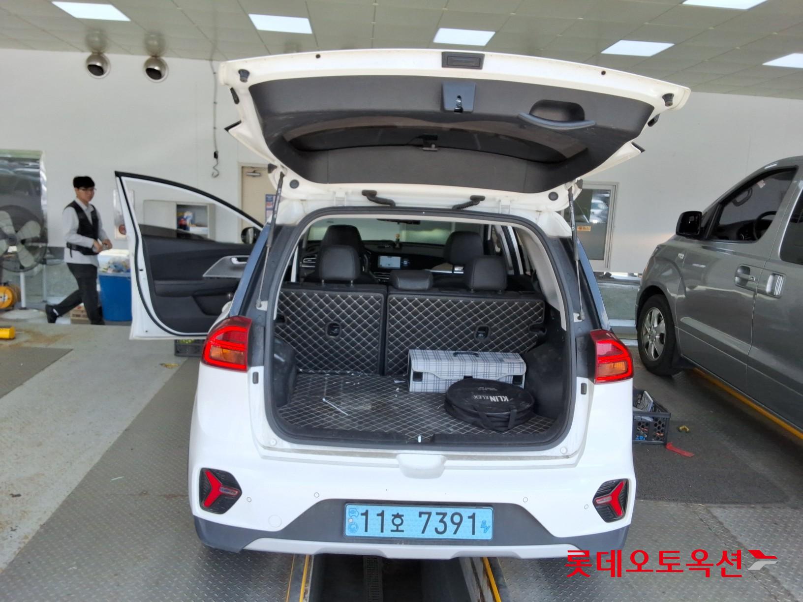 2023 - kia niro