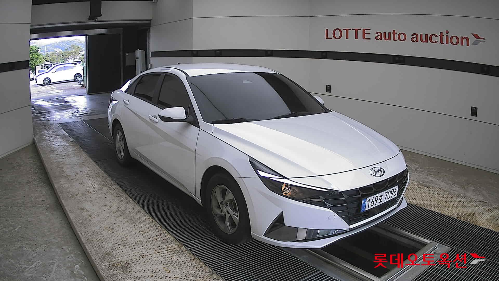 Hyundai Elantra - 6