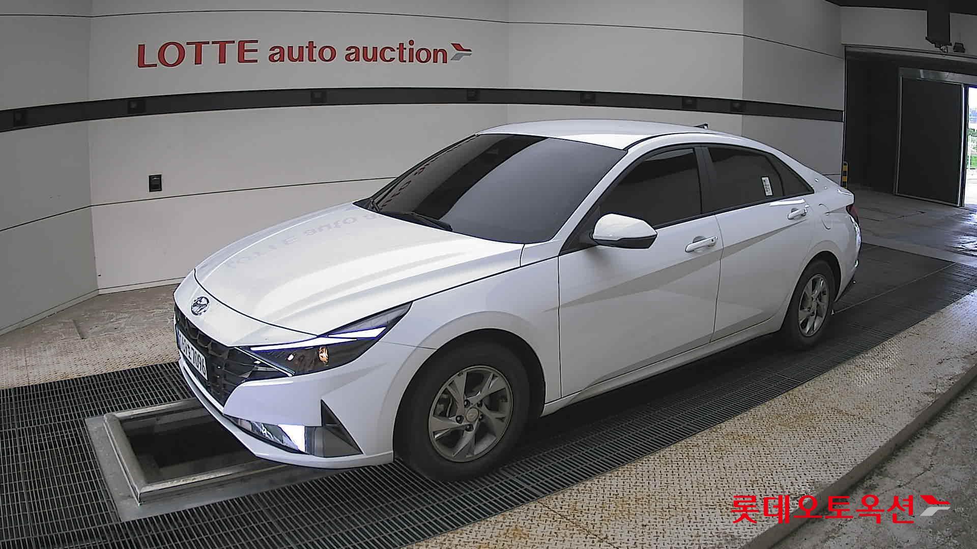 Hyundai Elantra - 11
