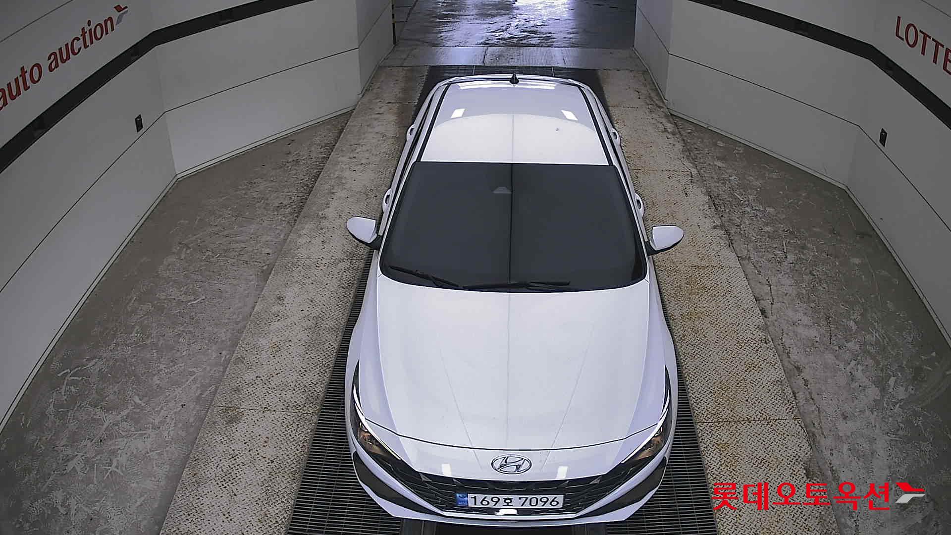 Hyundai Elantra - 7