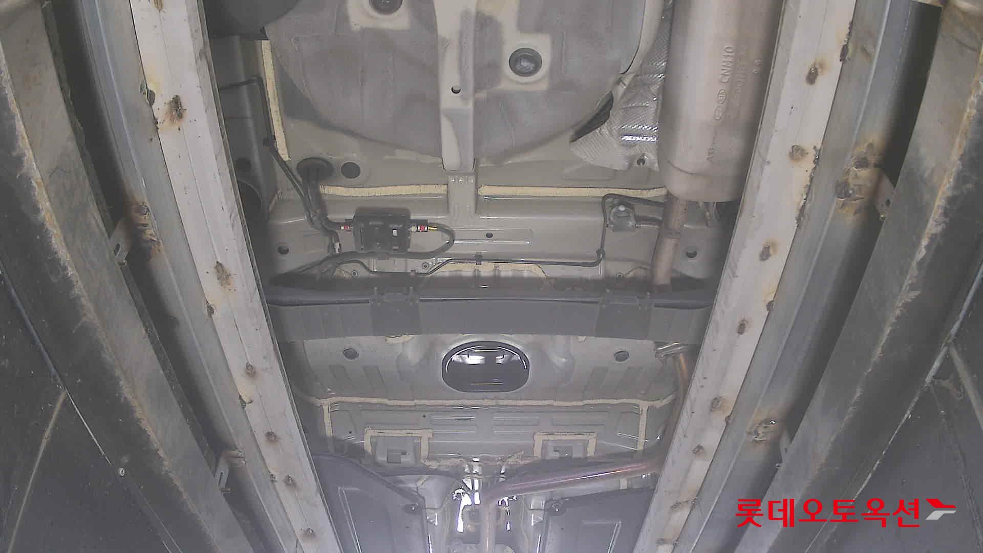 Hyundai Elantra - 2