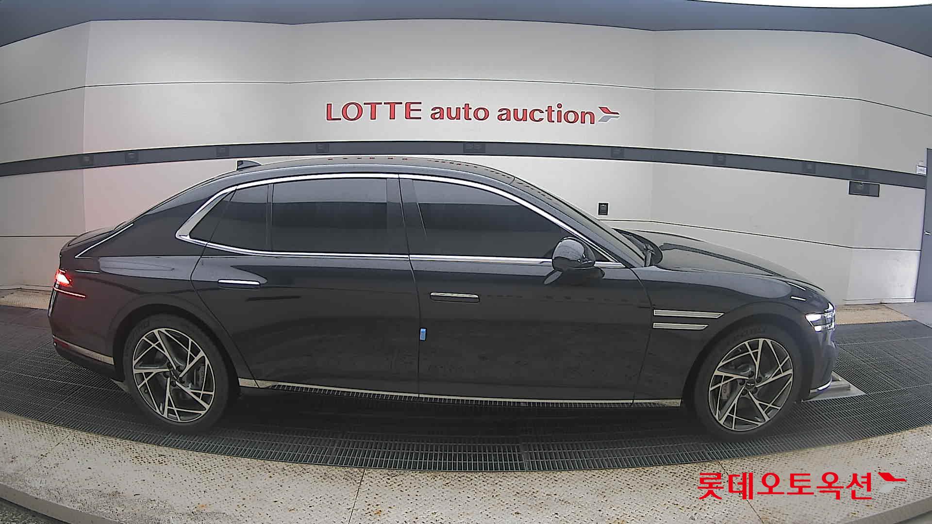 2022 - genesis g90