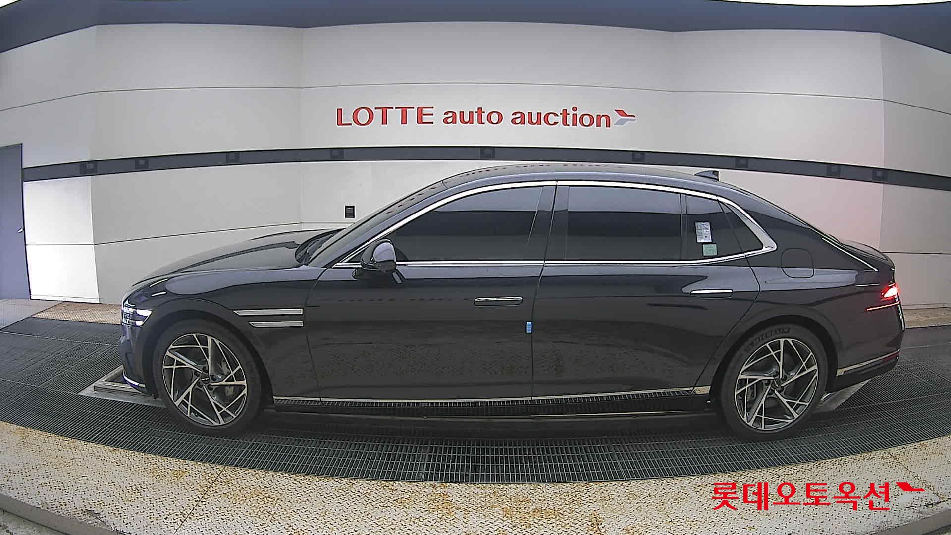 2022 - genesis g90