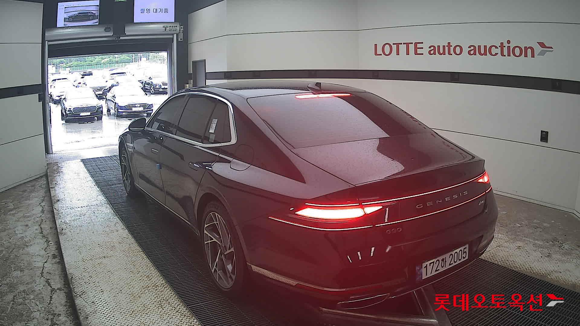 2022 - genesis g90