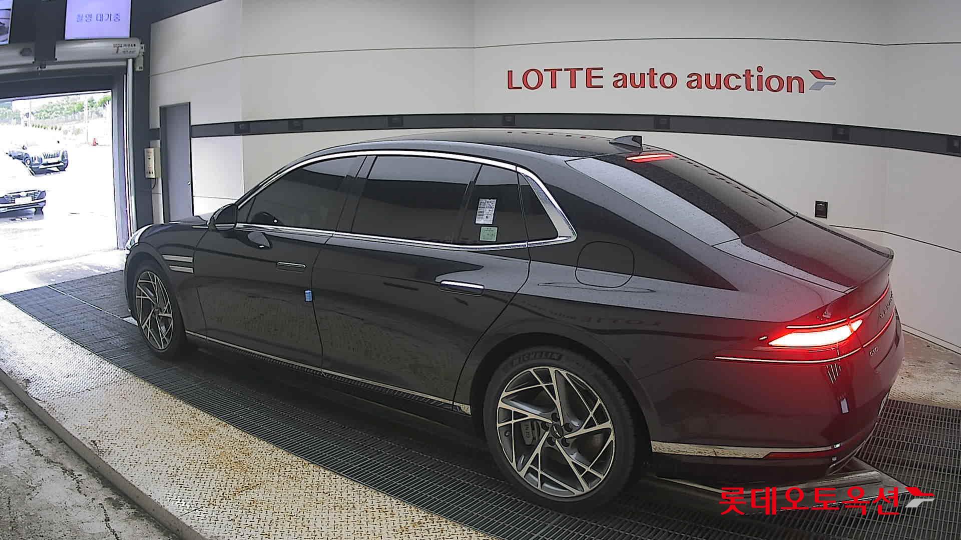 2022 - genesis g90