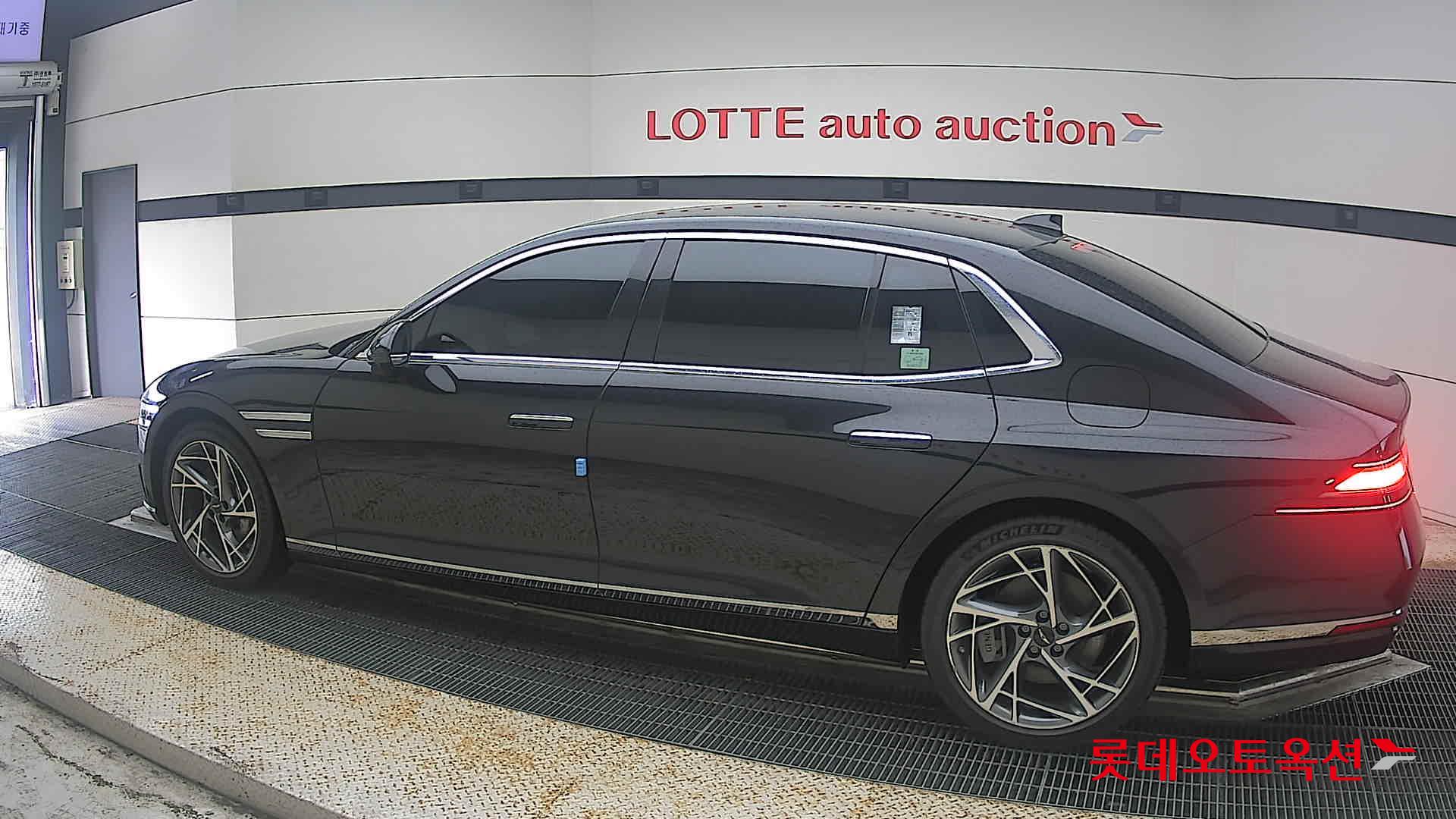 2022 - genesis g90