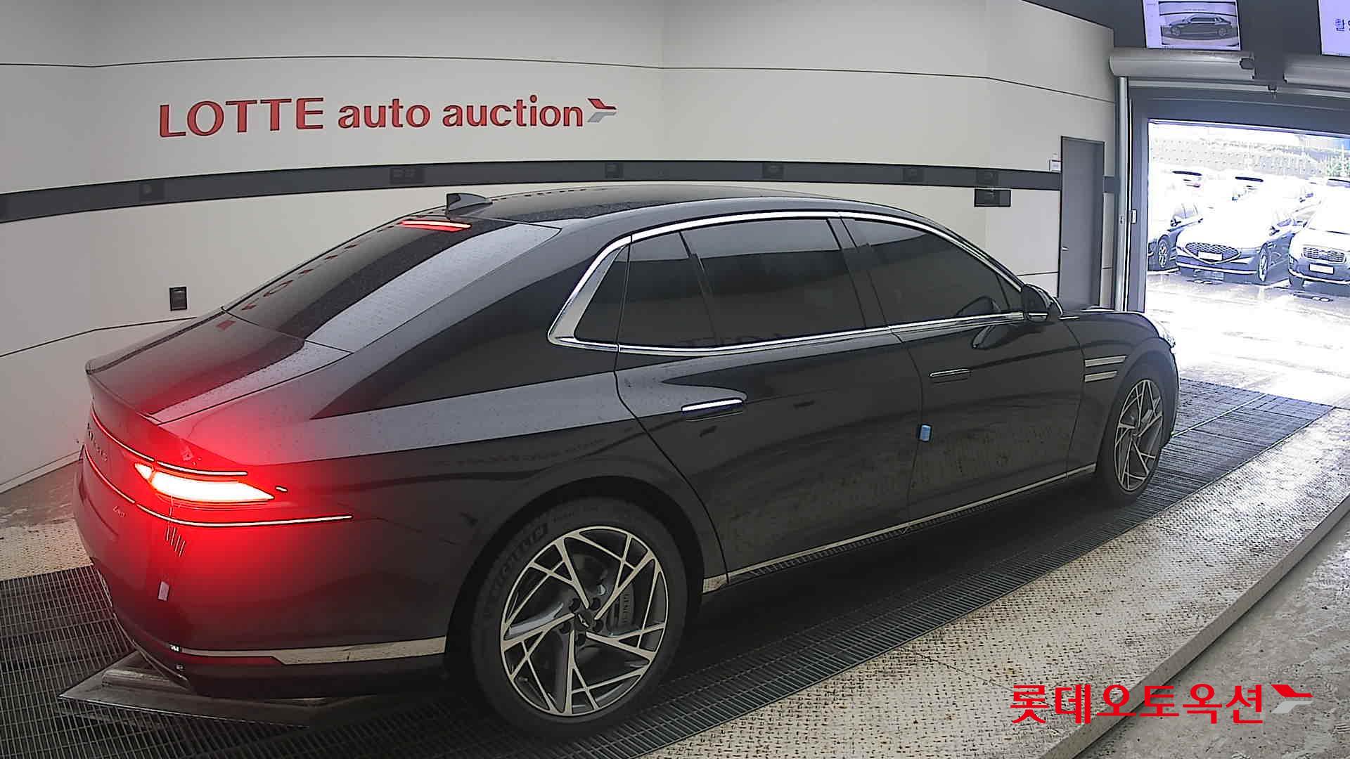2022 - genesis g90