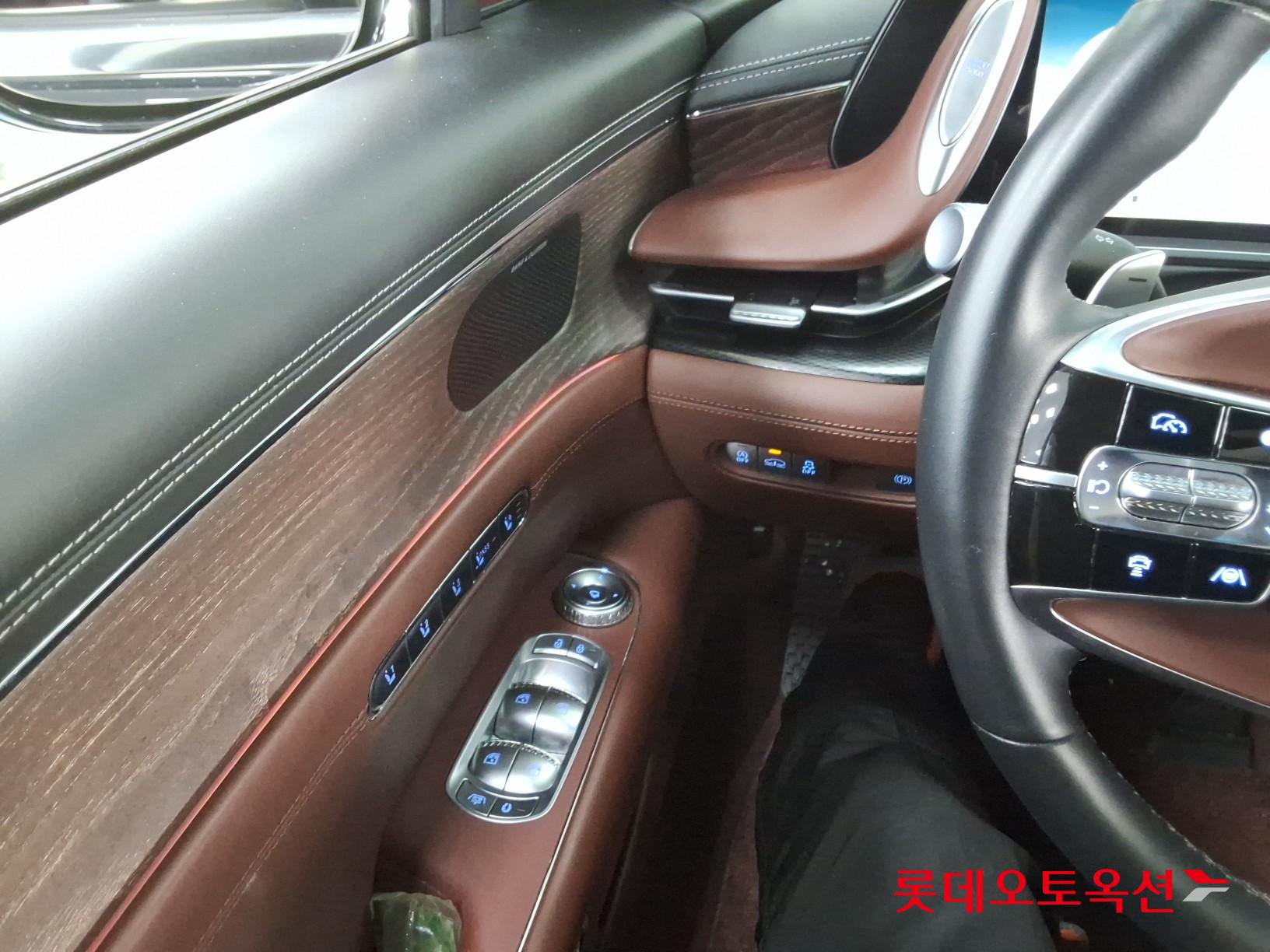 2022 - genesis g90