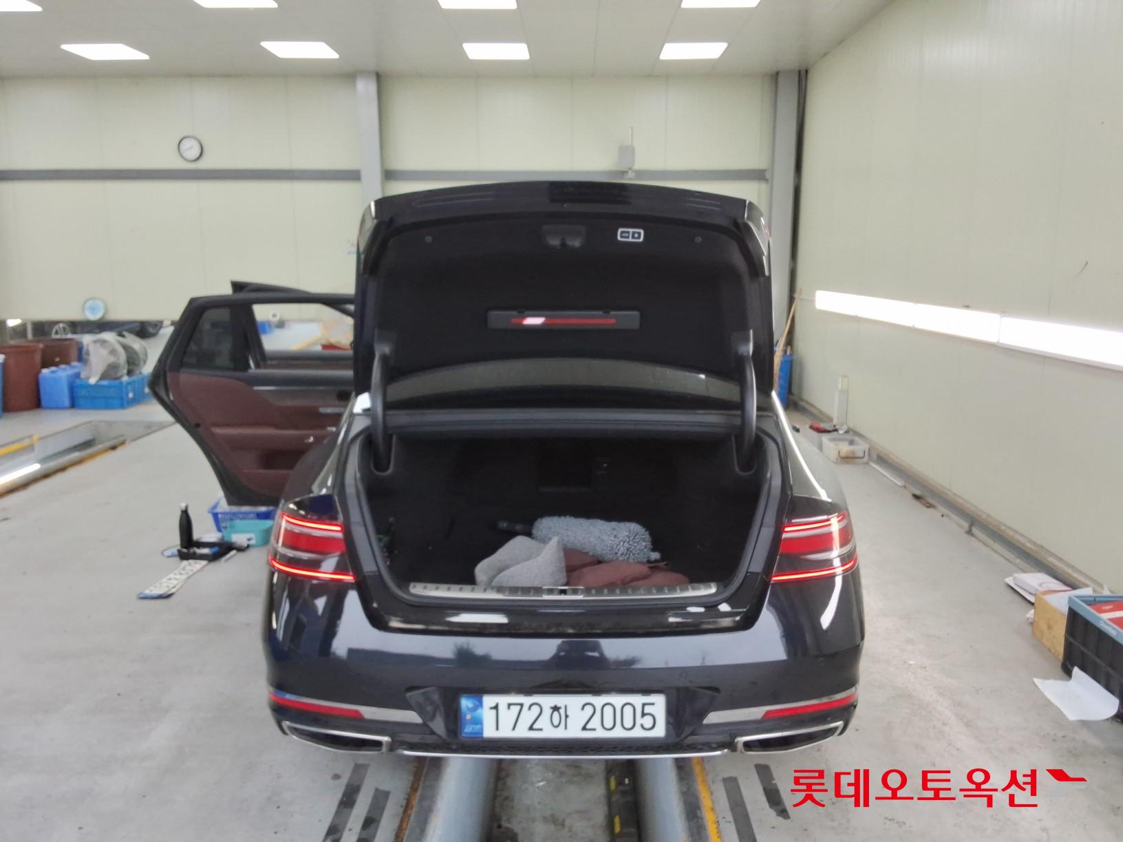 2022 - genesis g90
