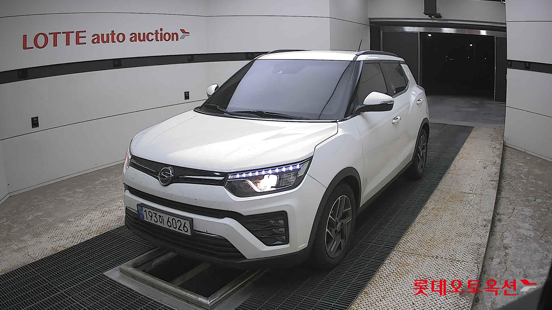 KG Mobility Tivoli - 10