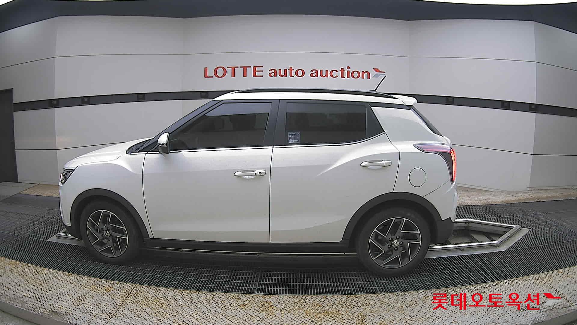 KG Mobility Tivoli - 13