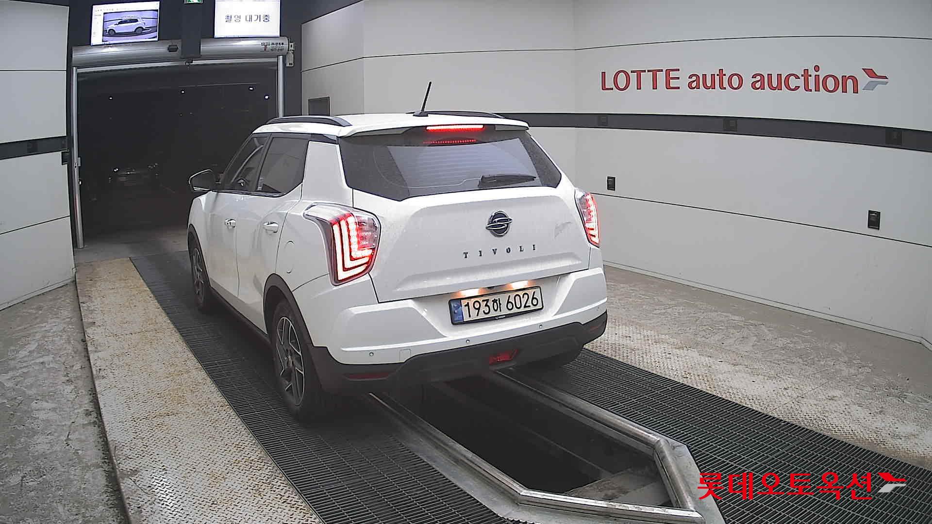 KG Mobility Tivoli - 16
