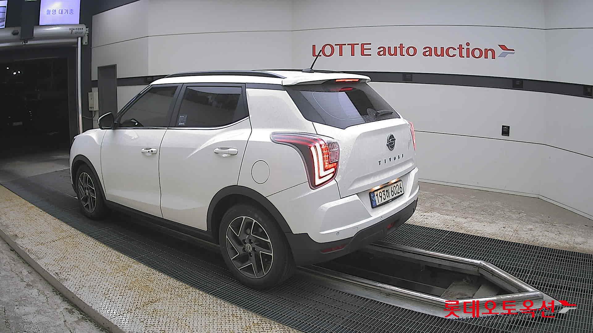 KG Mobility Tivoli - 15