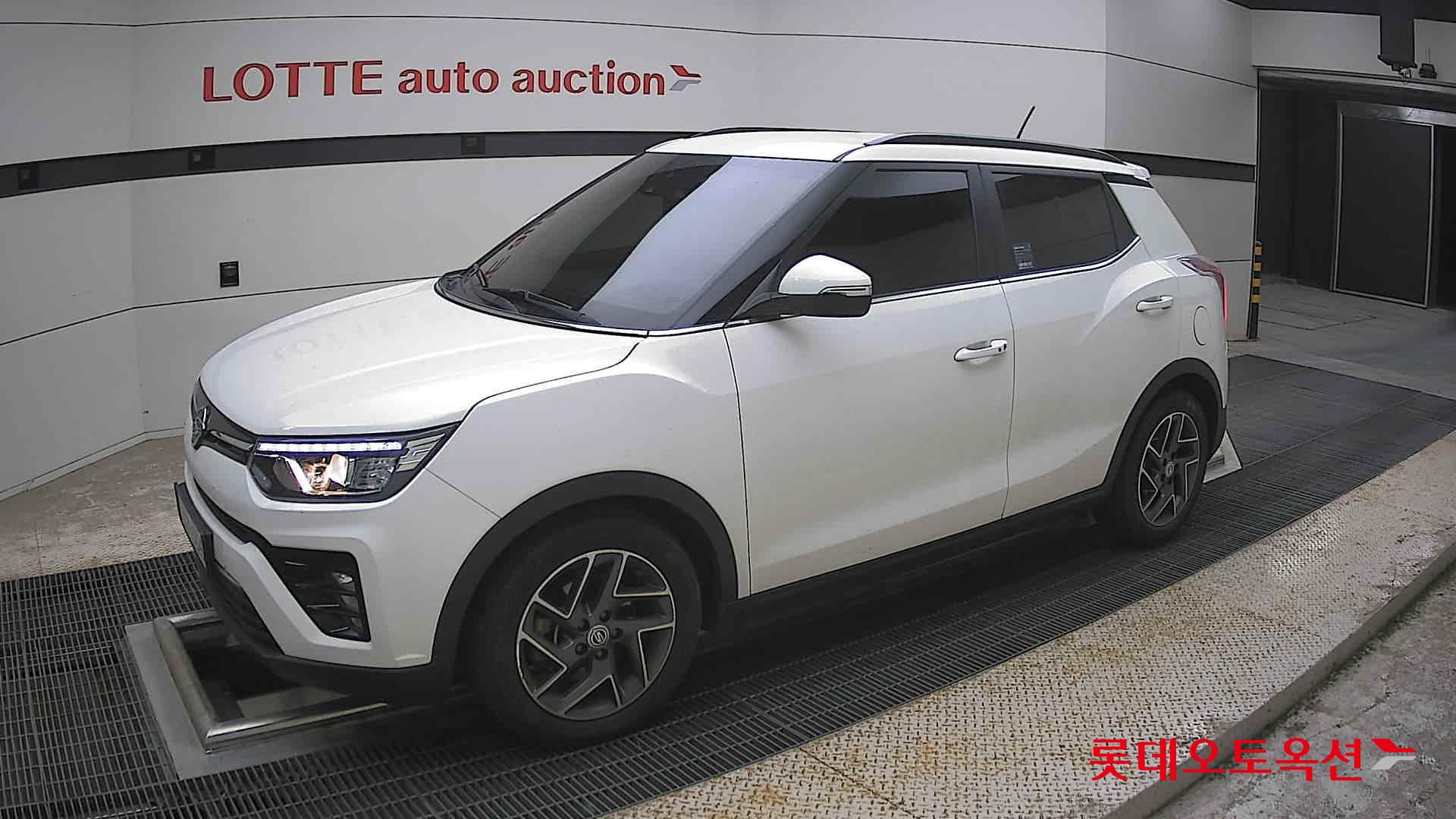 KG Mobility Tivoli - 11