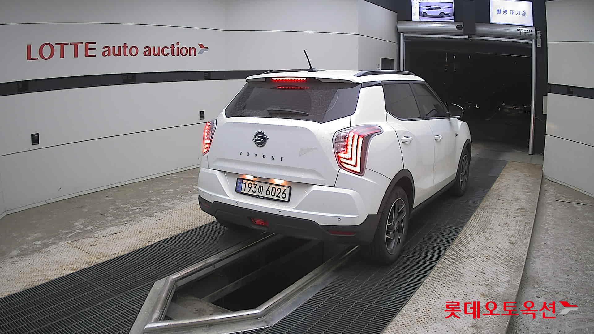 KG Mobility Tivoli - 18