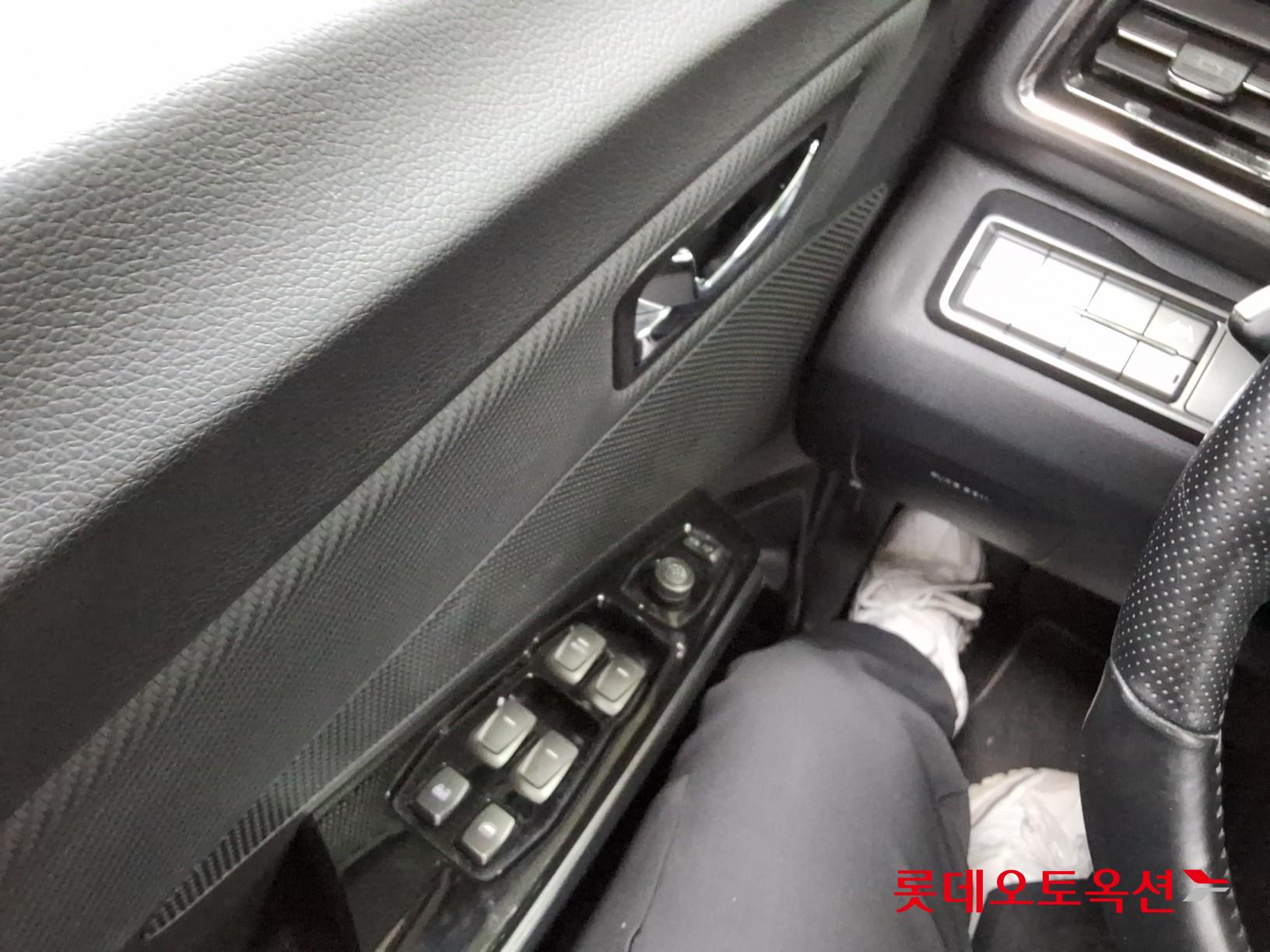 KG Mobility Tivoli - 29