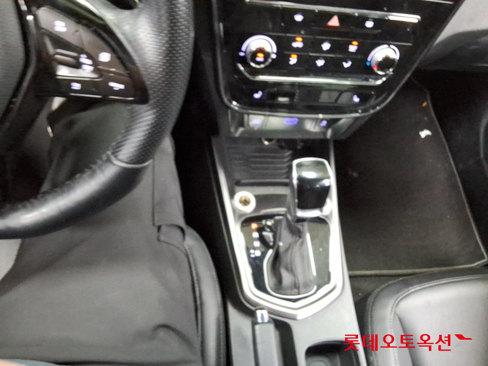 KG Mobility Tivoli - 34