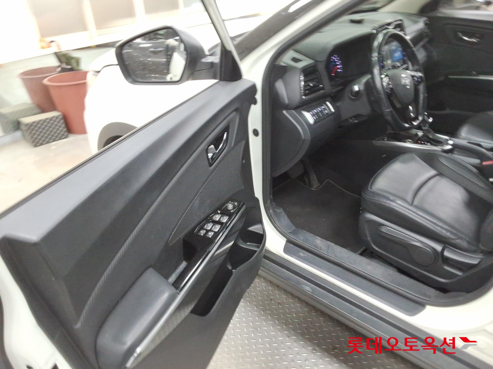 KG Mobility Tivoli - 37