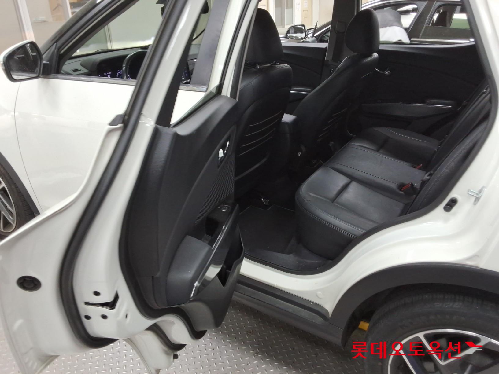 KG Mobility Tivoli - 38