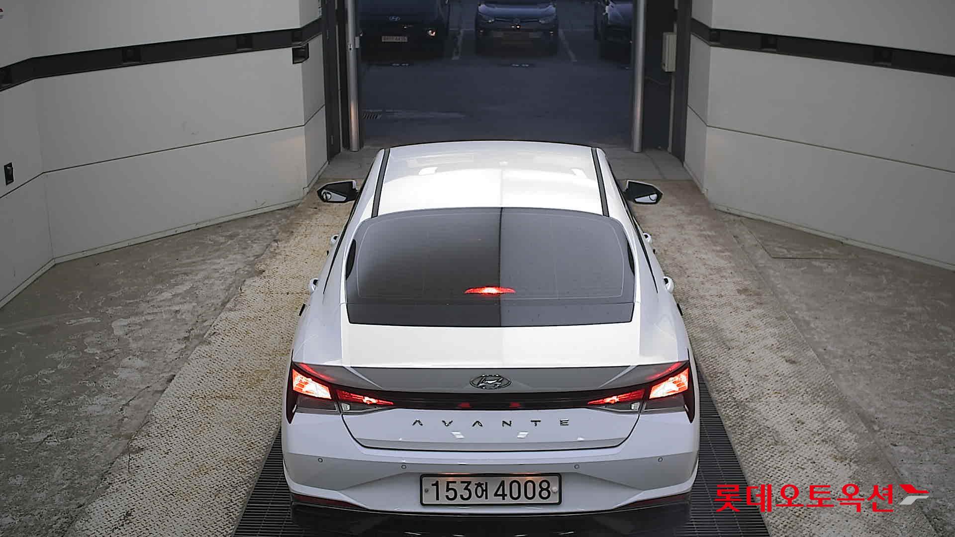 Hyundai Elantra - 17