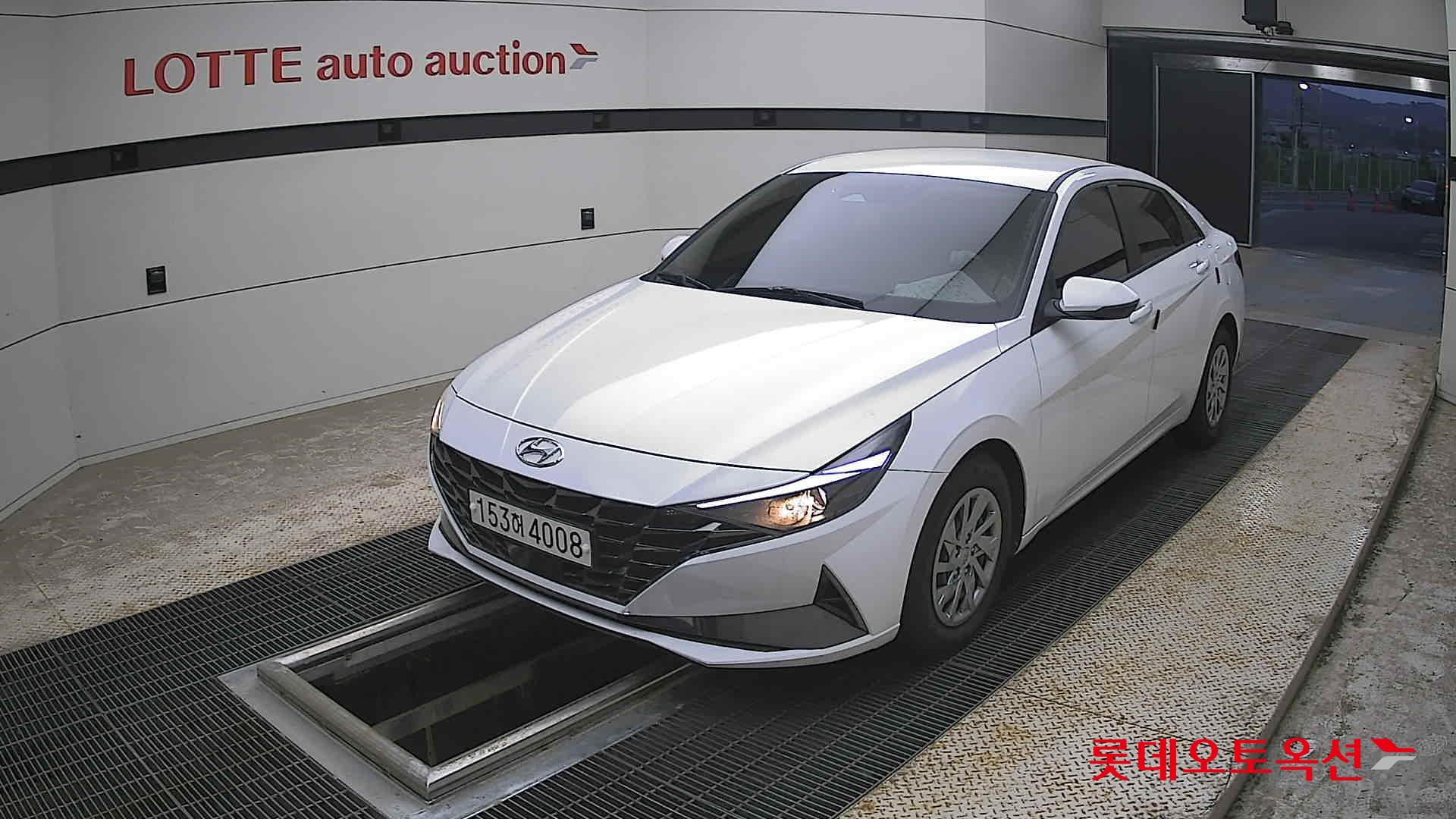 Hyundai Elantra - 3