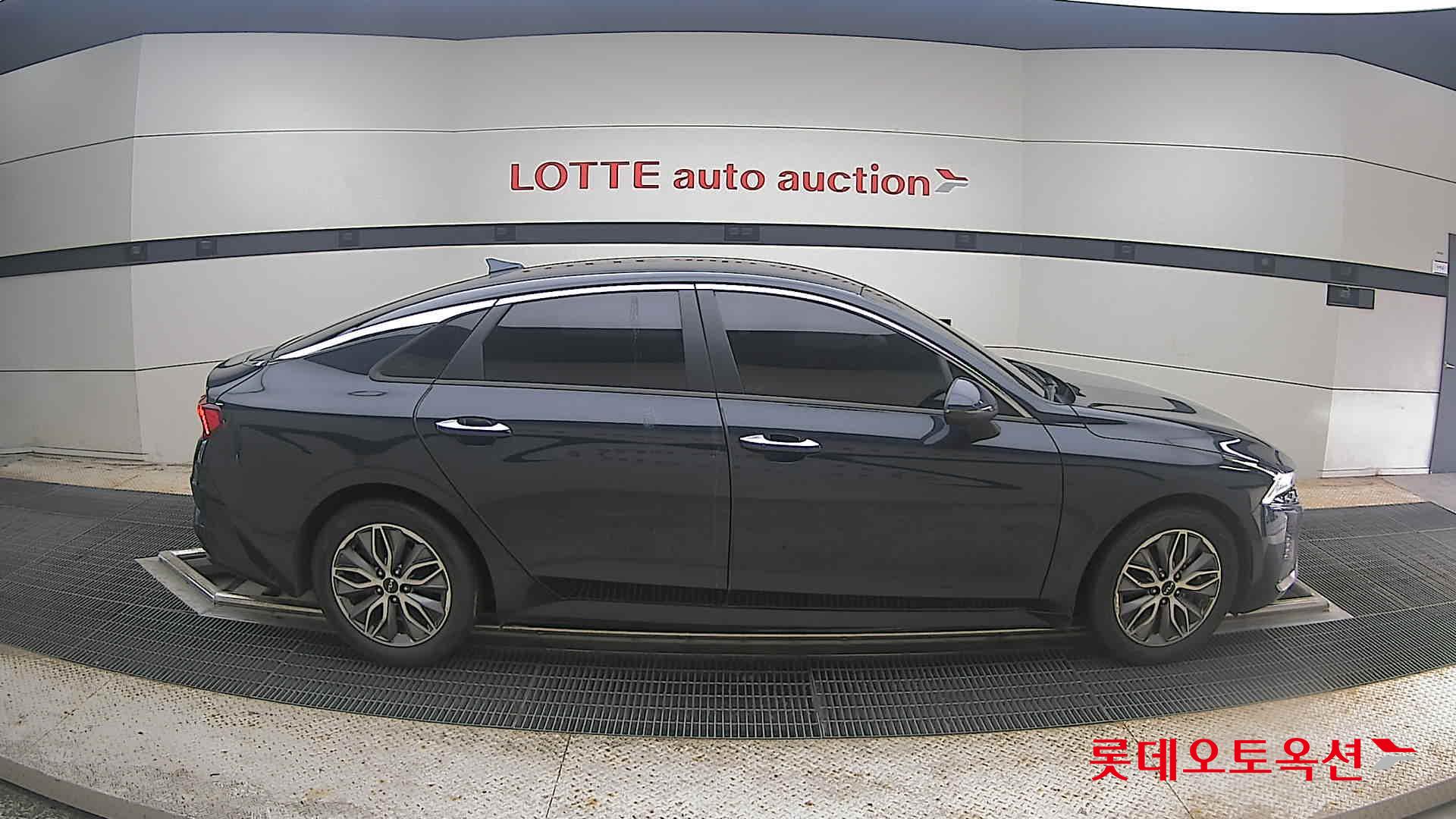 2022 - kia k5