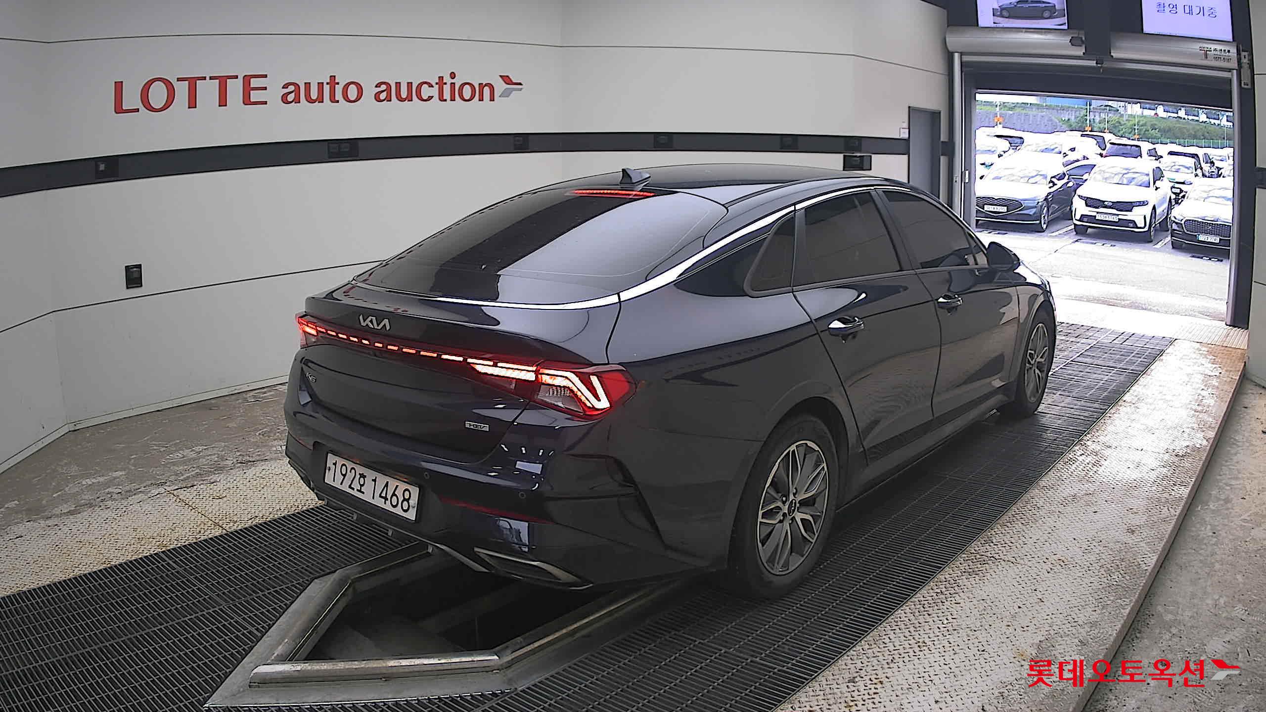 2022 - kia k5