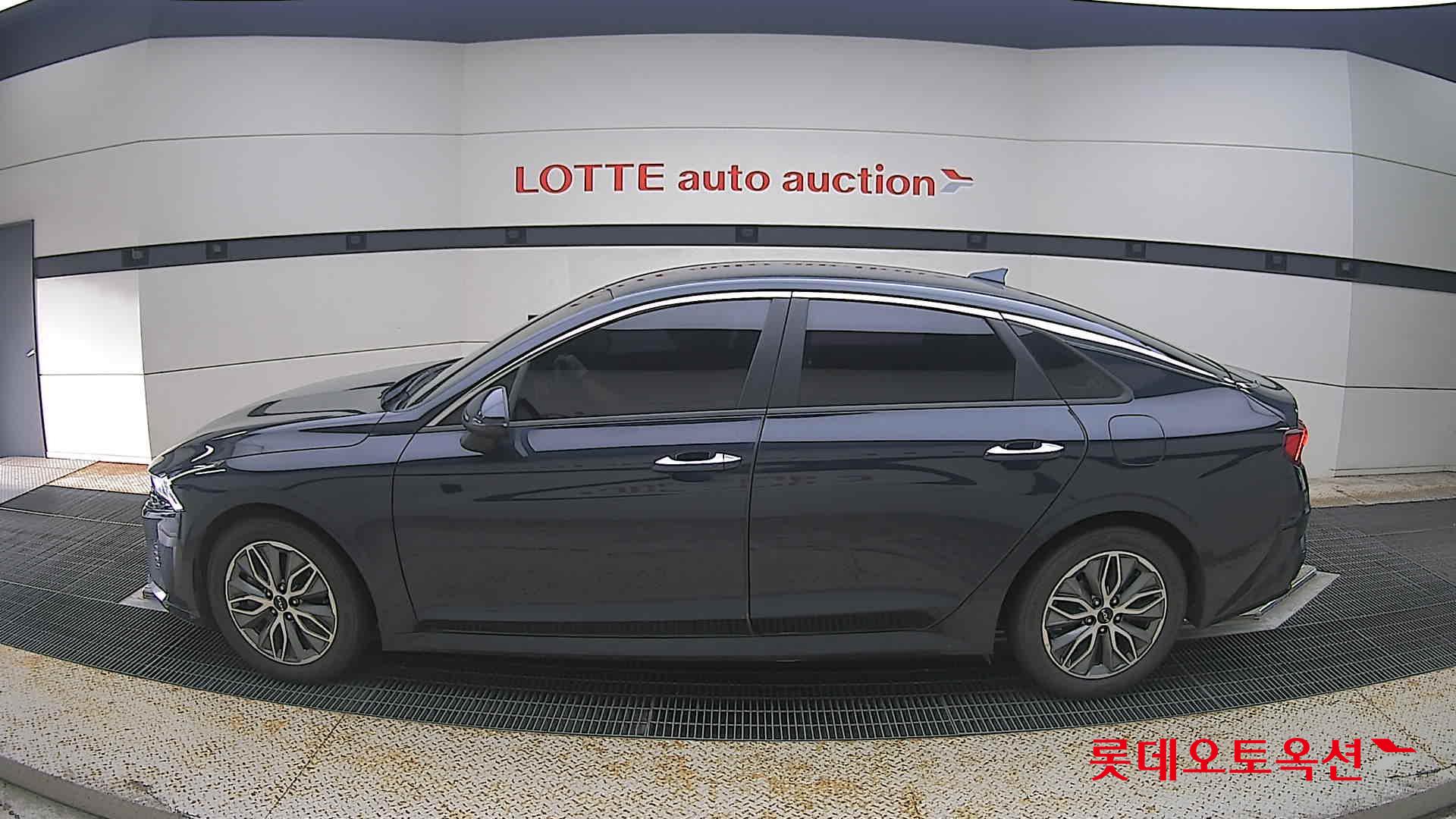 2022 - kia k5
